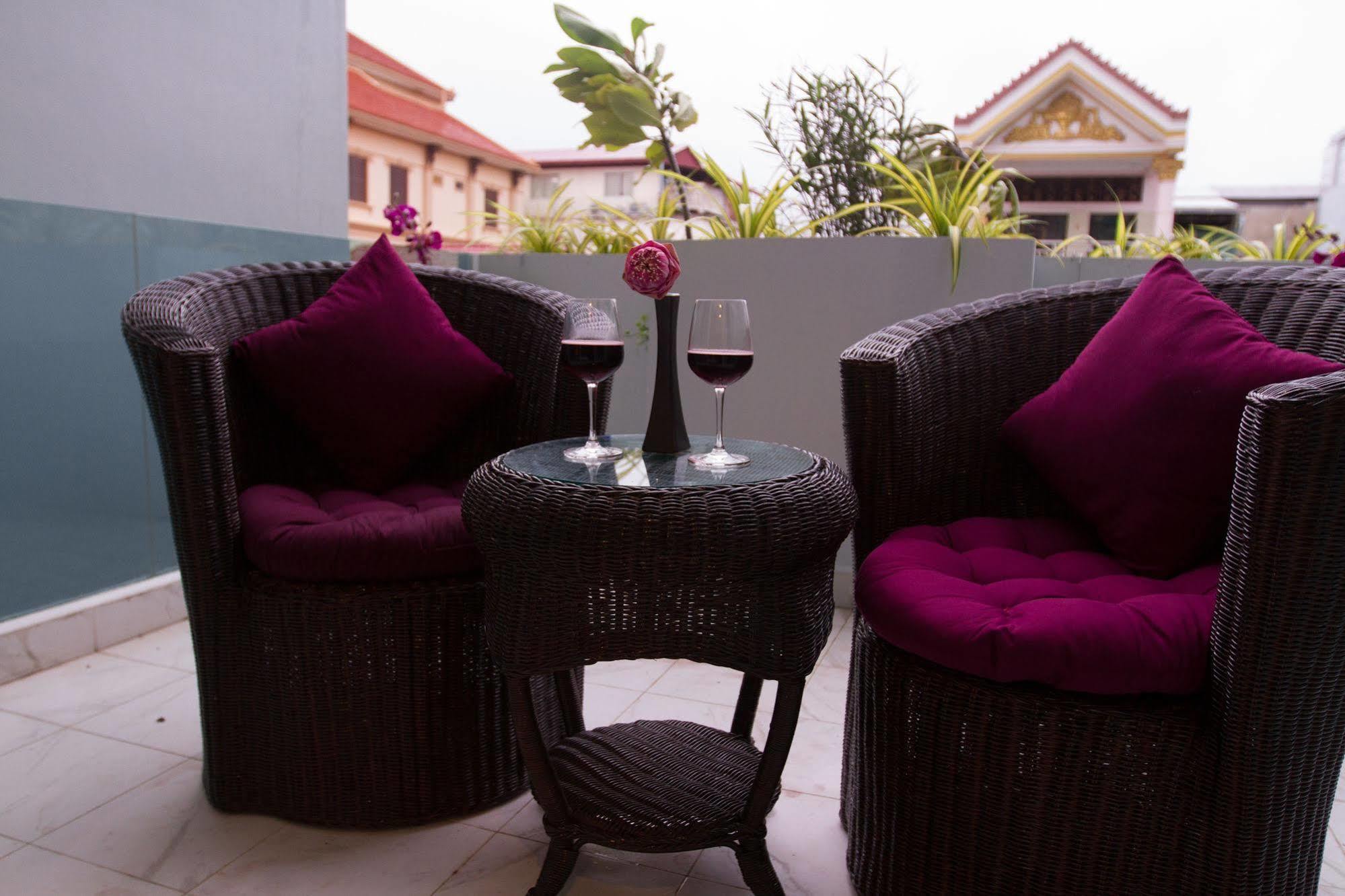 Richly Boutique Hotel Phnom Penh Exterior foto